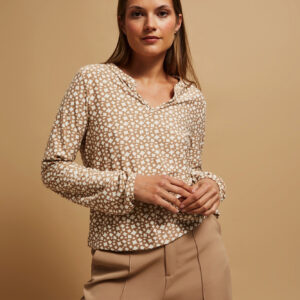 Wzorzysta bluzka z dekoltem w serek perłowa