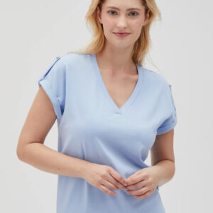 653c9e896be5d1c45c9dc5825f7dcf1565846c4e Gładki t-shirt z dekoltem w serek błękitny