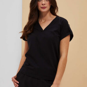 Bluzka z dekoltem w serek i krótkimi podwijanymi rękawami czarna