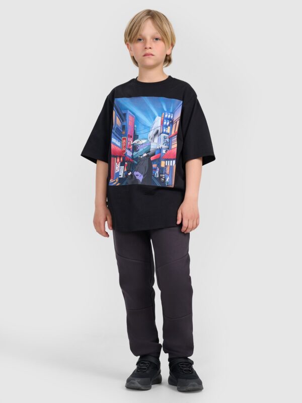 67d6a35c3dac59676f8e31c47de5dd8e982586f4 4F T-shirt oversize z nadrukiem chłopięcy - czarny 134 (8-9 lat)