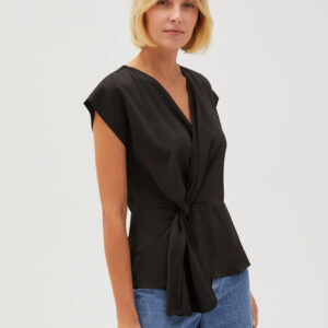 697595a160aaa194d2184ab46f8aaa43a462f282 Koszula z wiązaniem czarna