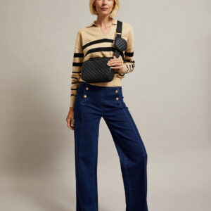 Mała torebka na szerokim pasku czarna