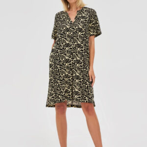 Sukienka o luźnym fasonie czarna