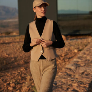 Czapka z daszkiem beżowa