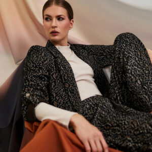 Marynarka w zwierzęcy wzór czarna