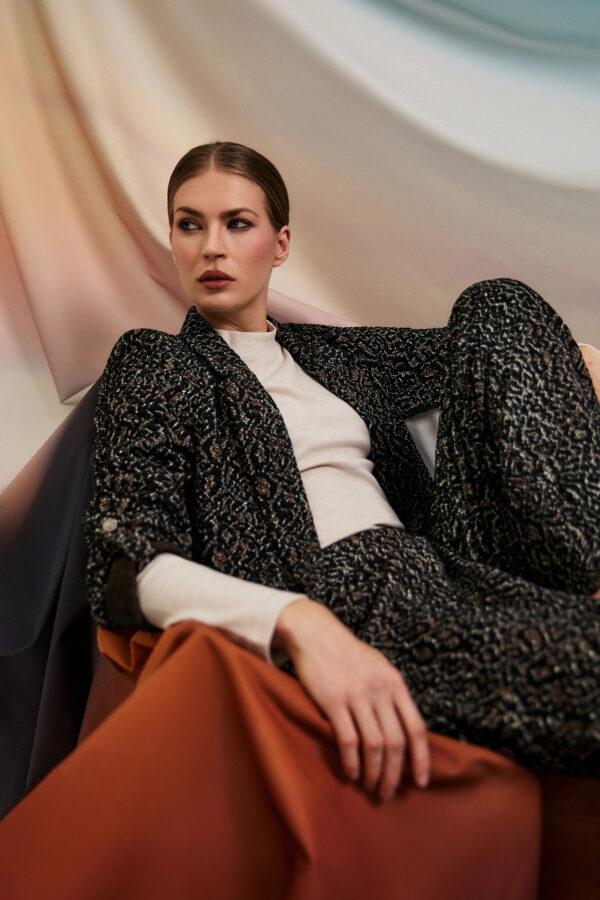 Marynarka w zwierzęcy wzór czarna