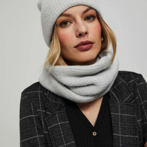 Gładki szalik z metaliczną nitką