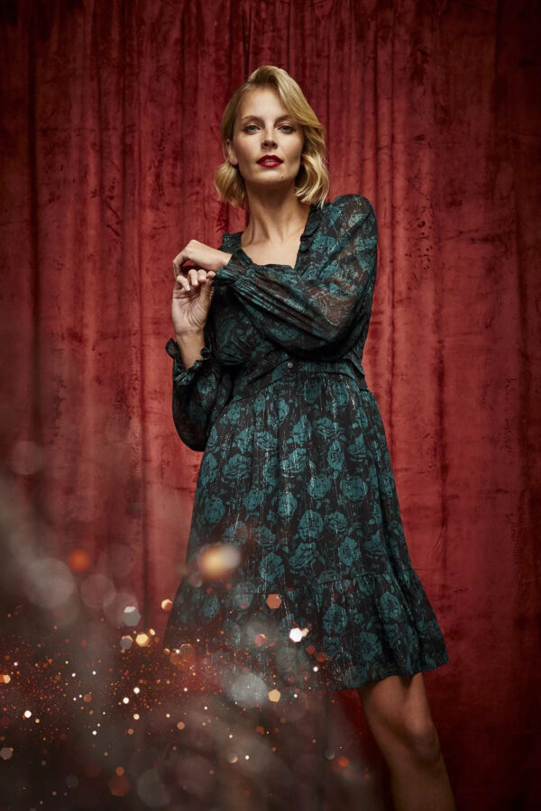 75255cabe2916235654ac8a8c50991cdc3e16886 Szyfonowa sukienka z kwiatowym wzore