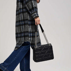 Pikowana torebka z regulowanym uchwytem czarna