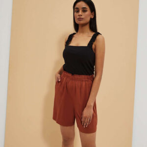 Gładkie szorty z gumą w talii