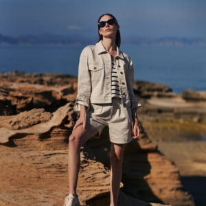 Szorty z wysokim stanem zapinane na guziki beżowe