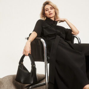 Czarna torebka z podwójnym uchwytem czarna