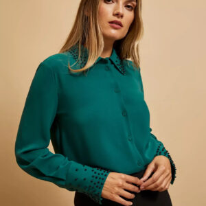 Koszula ozdobiona koralikami