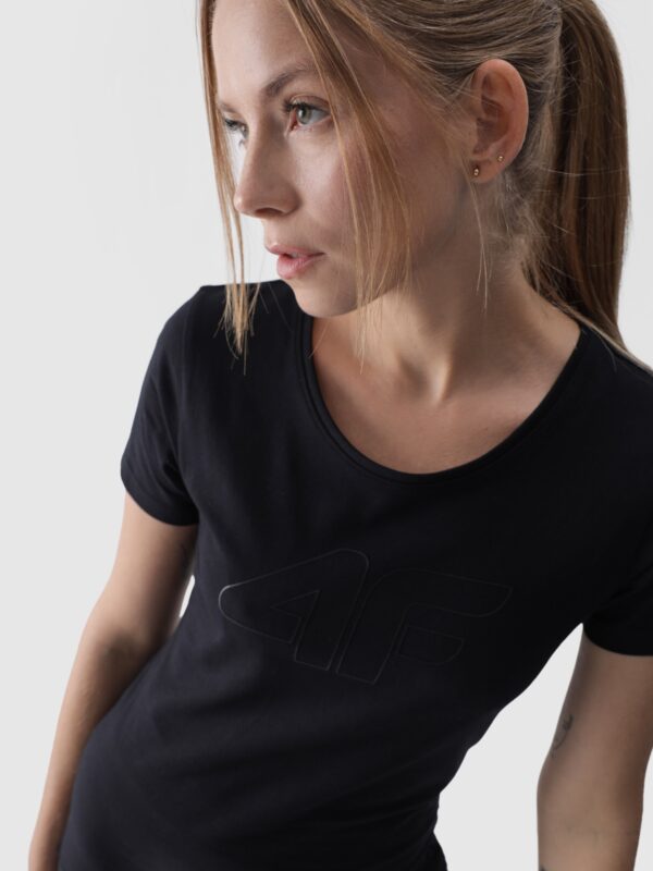 7f086c6ffeec79d83af0749e1c2b363877994792 4F T-shirt slim z nadrukiem damski - czarny