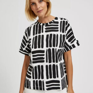 804da0351dff48e40f8b453fca71da02c30f798a Bluzka o prostym fasonie biała