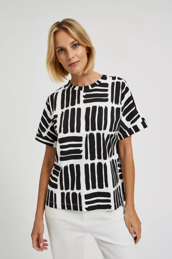 804da0351dff48e40f8b453fca71da02c30f798a Bluzka o prostym fasonie biała