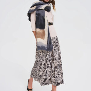 Wzorzysty szal ciemnoszary