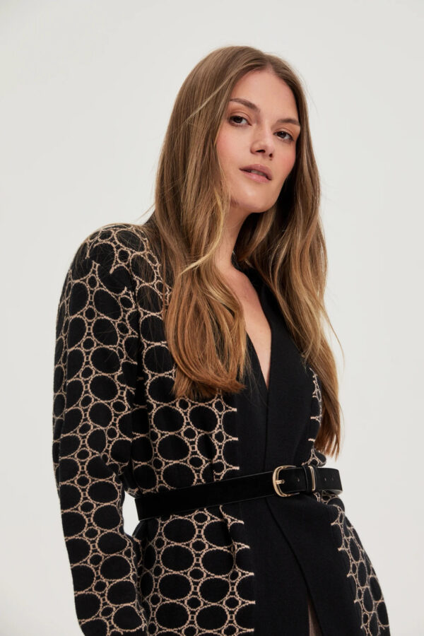 Kardigan w geometryczny wzór czarny