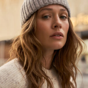 Czapka z wełną jasnoszara