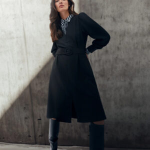 Sukienka z rozkloszowanym dołem i bufiastymi rękawami czarna