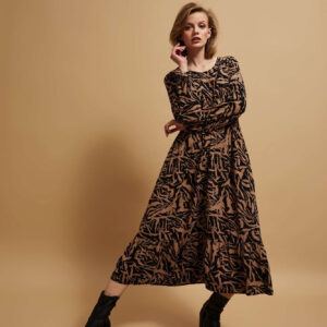 Wzorzysta sukienka midi