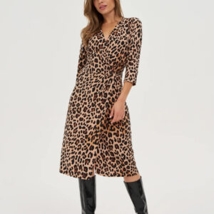 Sukienka w panterkę beżowa