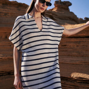 Sukienka z dekoltem w serek w paski beżowa