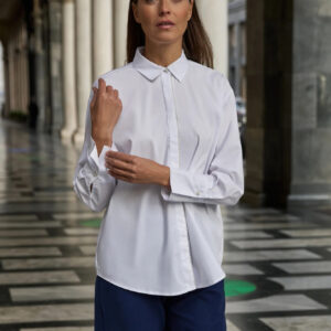 Koszula ozdobiona koralikami biała