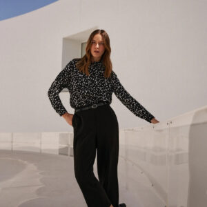 99a7f23c17c5a2eee70af6cbd2378db2dd529b45 Koszula we wzory z kołnierzykiem czarna