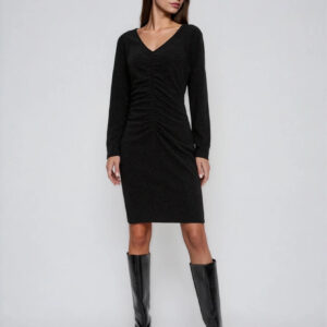 Dopasowana sukienka czarna