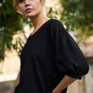 9c95eef4652cb4bc5f2d1183733ee9acf56bb972 Bawełniana bluzka oversize czarna