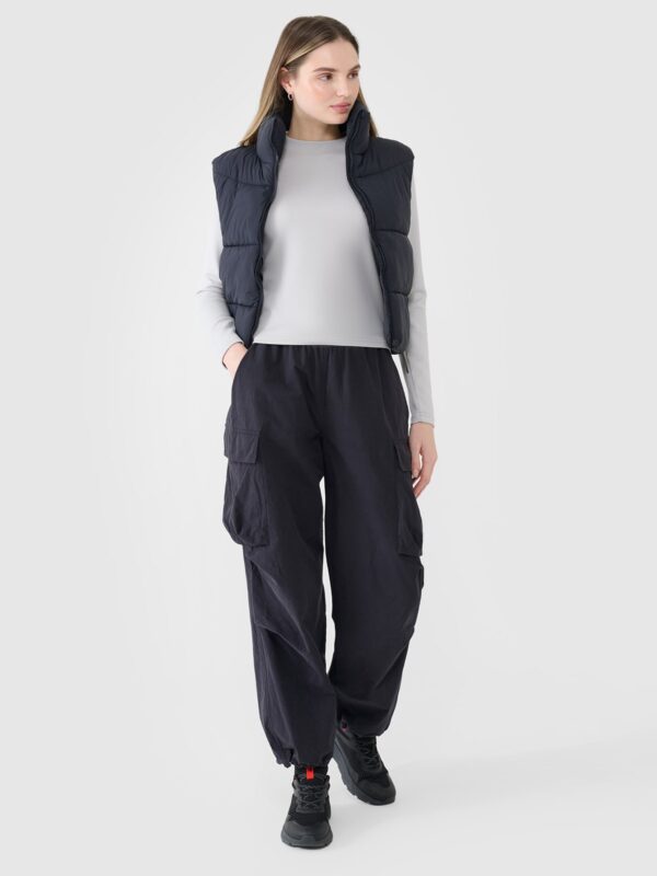 4F Bezrękawnik puchowy cropped z wypełnieniem syntetycznym damski - czarny