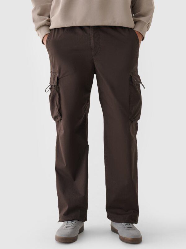 4F Spodnie casual parachute cargo męskie - brązowe