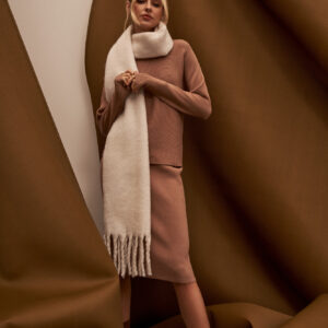 Ołówkowa spódnica kawowa