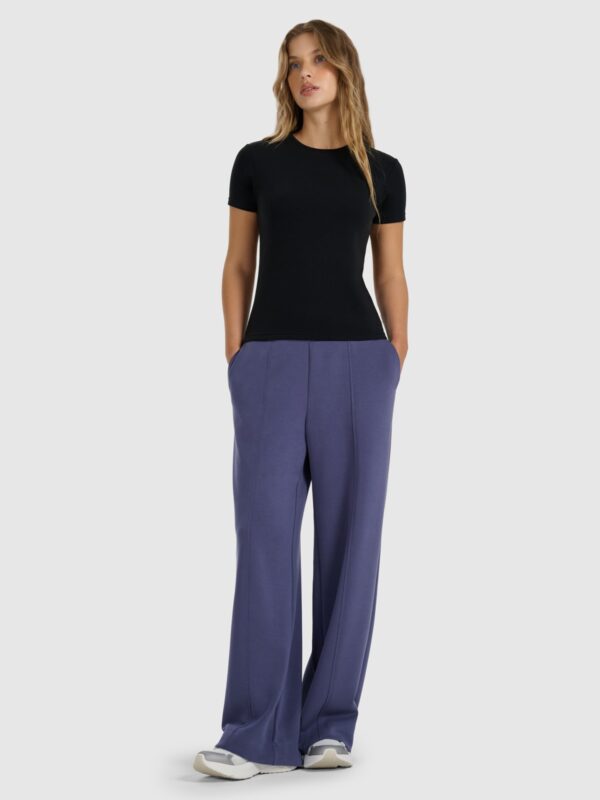 a29f1c9c6e4139fe50856fc68c14e2826e9c5d34 4F T-shirt z prążkowanej dzianiny z modalem damski - czarny