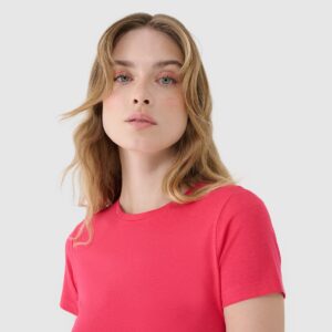 a3f6434278fde6e144a72ed6420212542f6775b7 4F T-shirt slim z modalem damski - różowy
