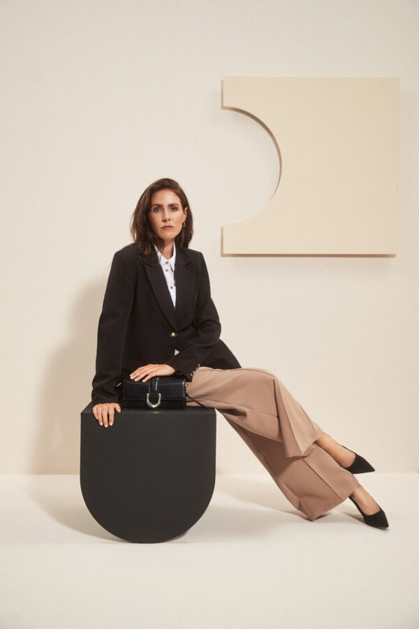 Jednorzędowa marynarka czarna