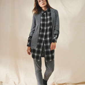 a5cb7d79a9edccf558a6cdf6ae3e94407877e0f8 Koszulowa sukienka z wiązanie