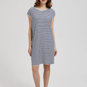 a600546001655b22f62e85ac699037b098943cd8 Sukienka w paski o długości przed kolano biało-niebieska