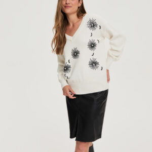 Sweter z cekinami biały