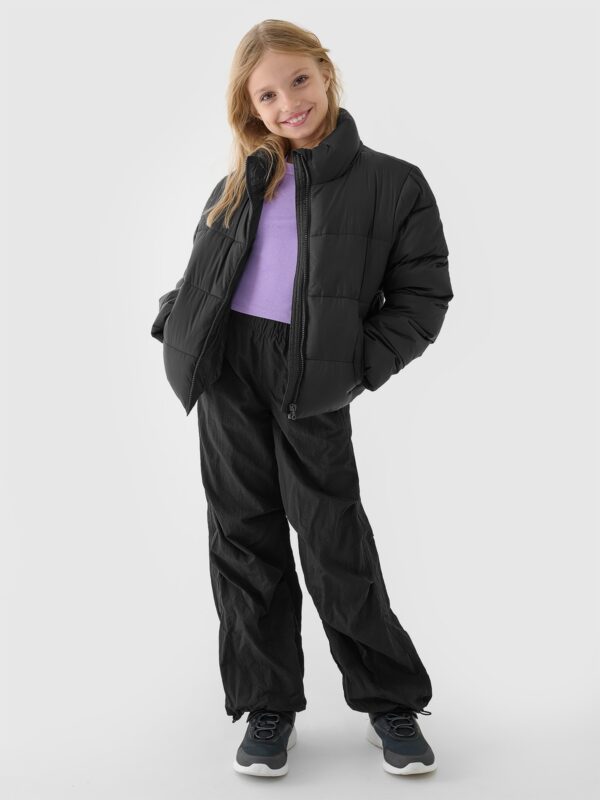 a6f489c4d5fe1078319ffc11cd1f0977a14d5bdc 4F Kurtka puchowa z wypełnieniem syntetycznym dziecięca - czarna 122 (6-7 lat)