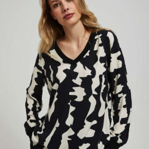 Wzorzysta koszula z dekoltem w serek czarna