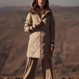 Kurtka z odpinanym kapturem beżowa