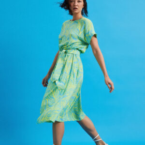 Sukienka z wiązaniem w talii turkusowa