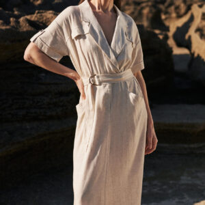 ac77dc1d08bde46b615ef3a78d1182d314780376 Lniana sukienka z dekoltem w serek beżowa