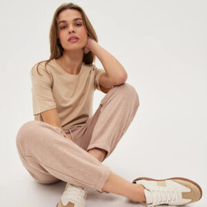 af7c0519b7840ccc498324df5117e23c5006a6f4 Spodnie dresowe beżowe