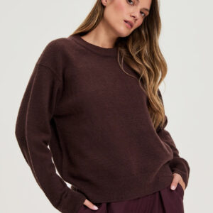 Gładki sweter brązowy