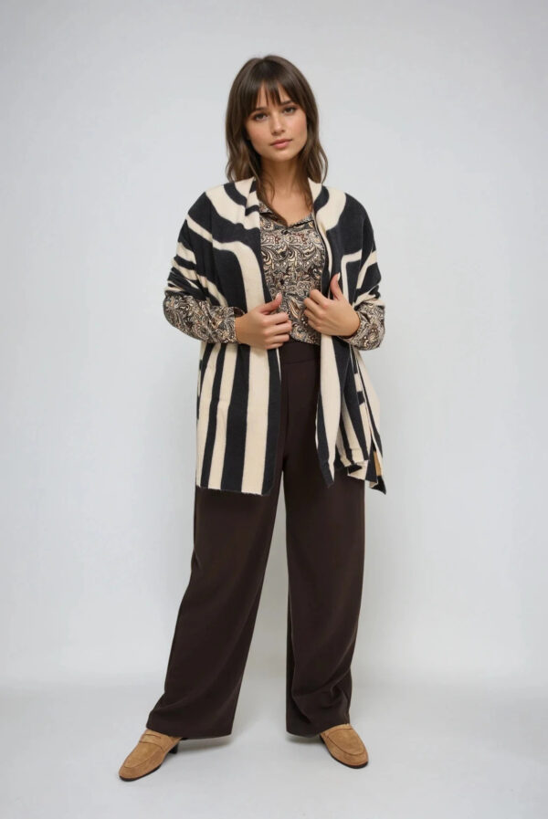 Szal w geometryczny wzór beżowy