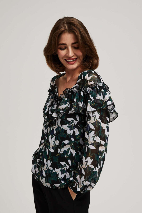 b5c4909496881310a72f00a9452fb21fa42b7233 Koszula z falbanami i kwiecistym wzore