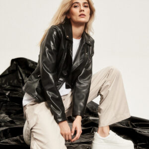 Kurtka ramoneska zapinana na zamek